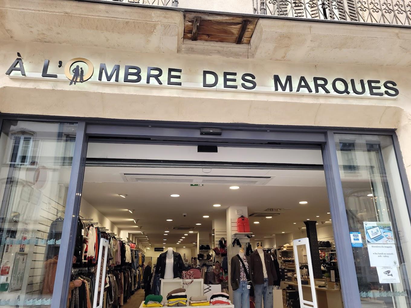 À l'Ombre des Marques