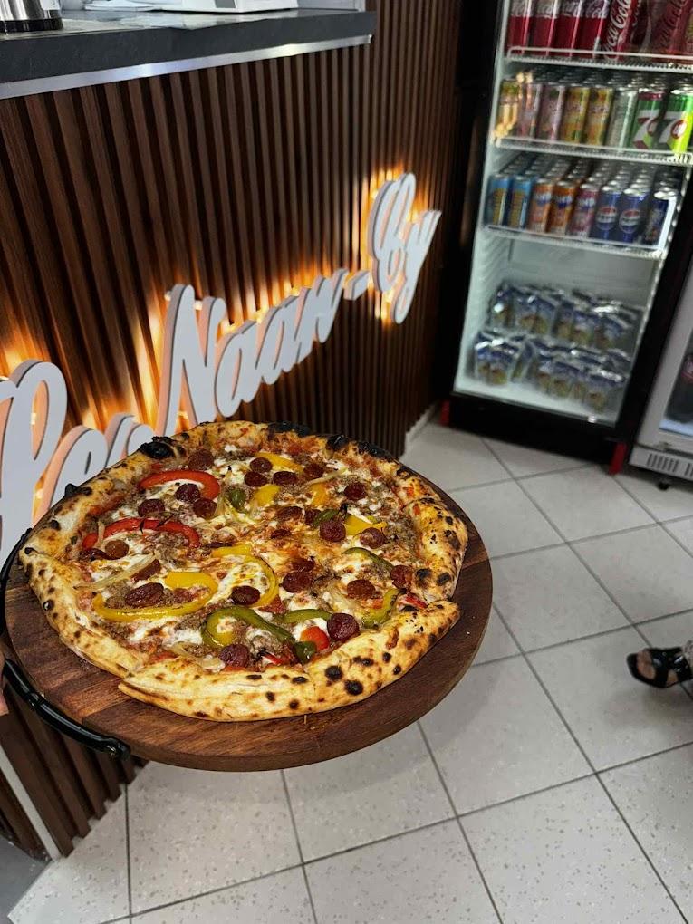Le Naan-cy pizza
